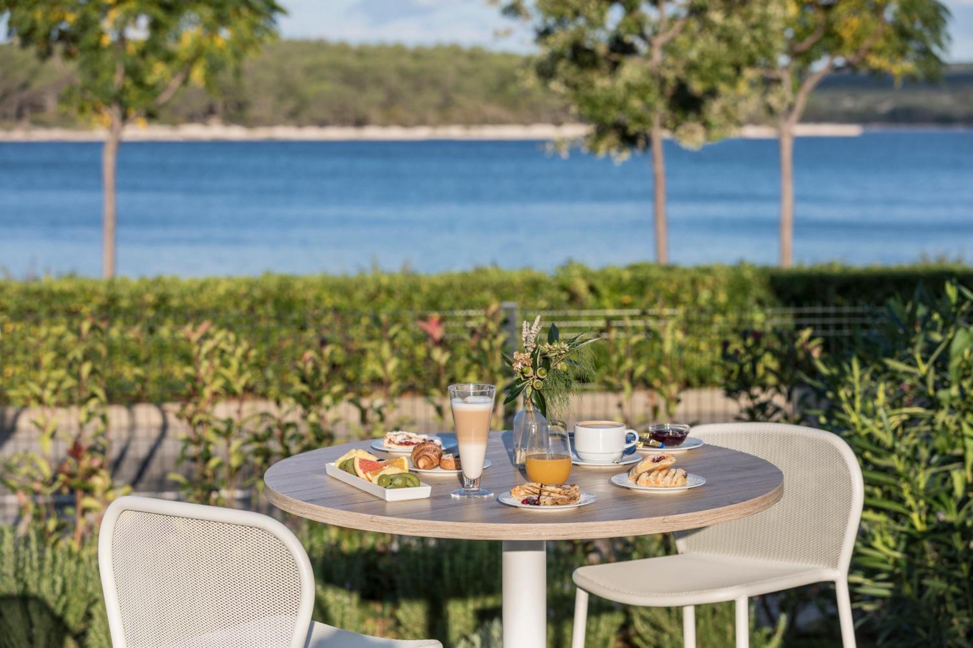Falkensteiner Hotel Park Punat Exterior photo